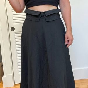 Super Vintage Noir Gorgeous Black Skirt with Pointed Fold Over